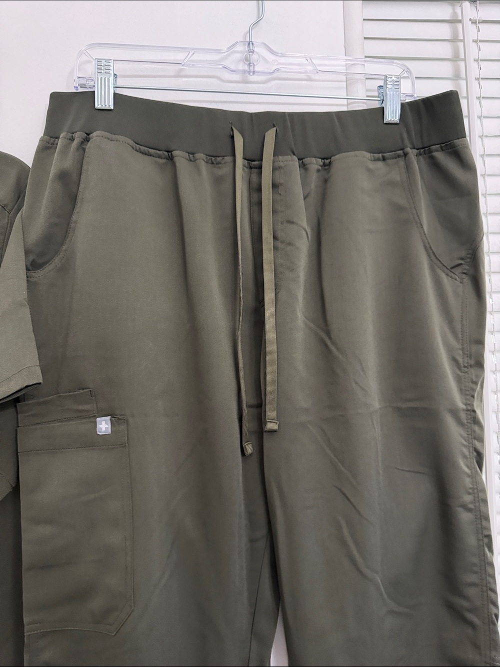 Figs Olive Green Straight Leg Scrub Set - Women's - Picture 5 of 12